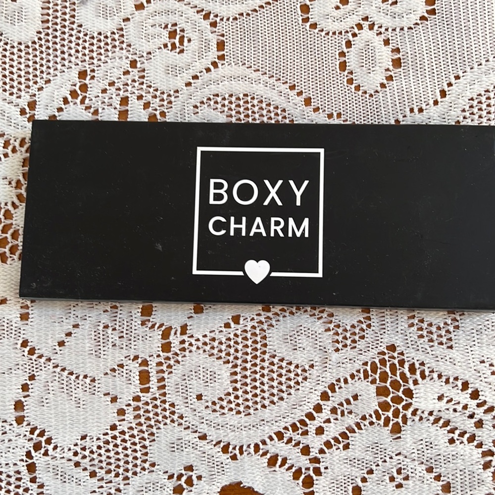 Boxy Charm Shimmer Pressed Eye Shadow Never used